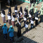 Peringati Hari Santri Nasional, SMP Nurul Muttaqin Kemiri Gelar Upacara Sesuai Protokol Pakai Masker