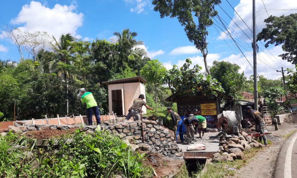 Banser Bener Gotong Royong Persiapkan Pembangunan Gedung MWC NU Bener