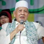 Biografi KH. Sya’roni Ahmadi Al Hafidz