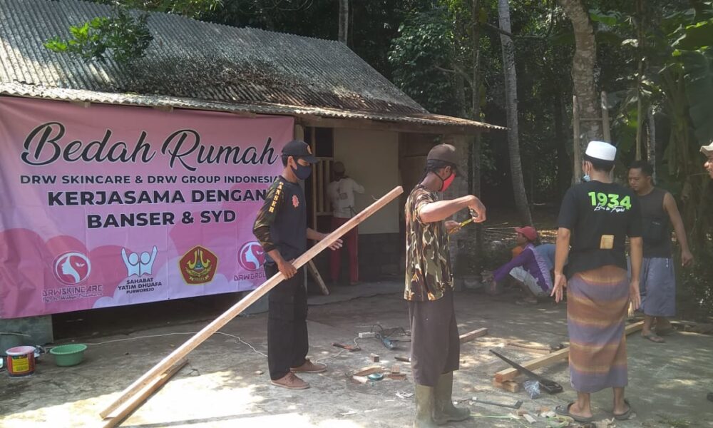 Bersinergi dengan Banser dan SYD, DRW Skin Care Adakan Bedah Rumah Mbah Bainah