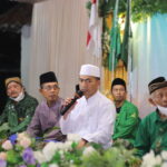 ”Bayan Bersholawat” Diwarnai Dengan Kegiatan Santunan Anak Yatim