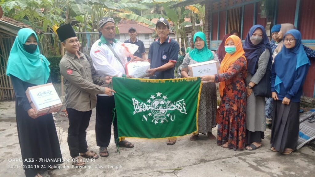 NU CARE LAZISNU Peduli MWC NU Kemiri Gelar NU Kemiri Peduli Di Desa Paitan