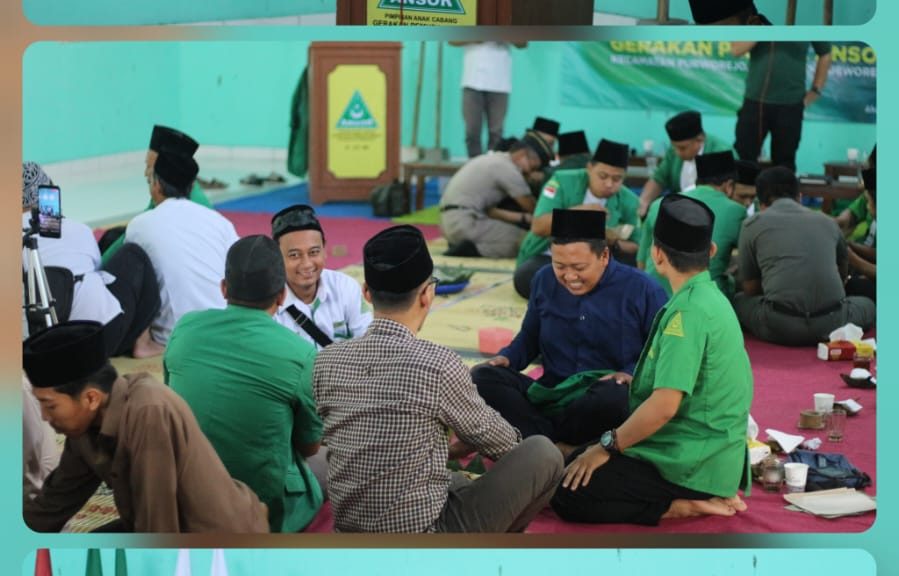 KEMBUL BUJONO SEGO MEGONO