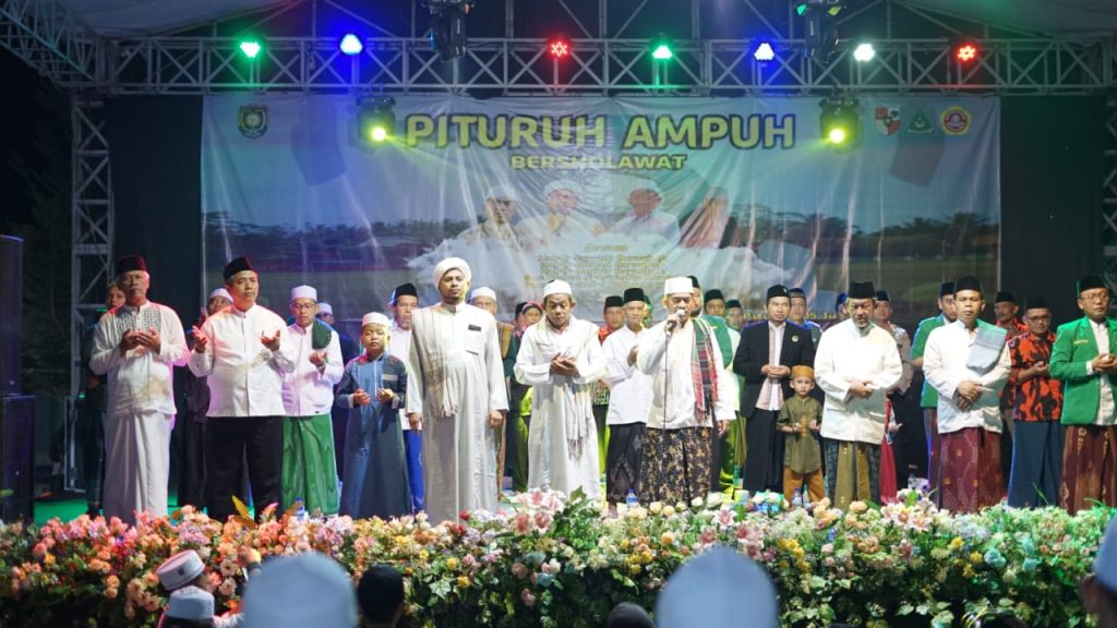 PAC GP ANSOR Pituruh Ikut Berpatisipasi Dalam “Pituruh Ampuh Bersholawat” di Lapangan Desa Pituruh